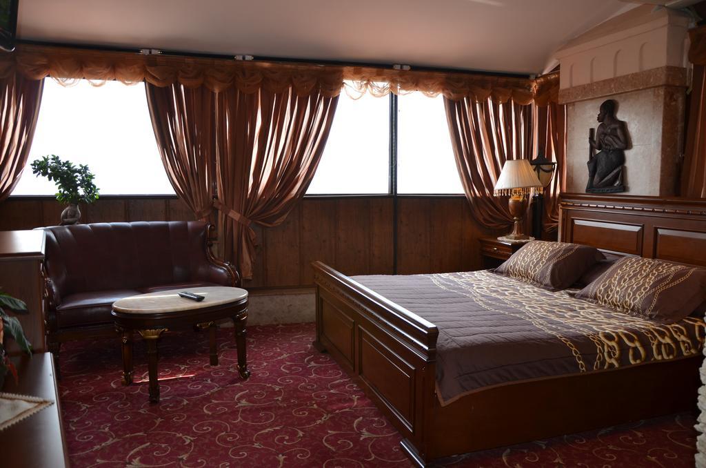 Boutique Hotel Boris Palace & Restaurant Plovdiv Buitenkant foto